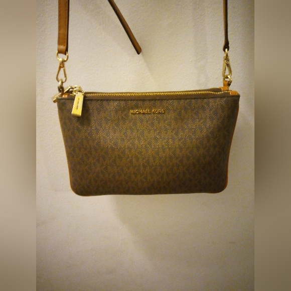 Michael Kors *EUC* Women's Crossbody Bag, Size O/S Color Brown, Tan - Picture 3 of 12